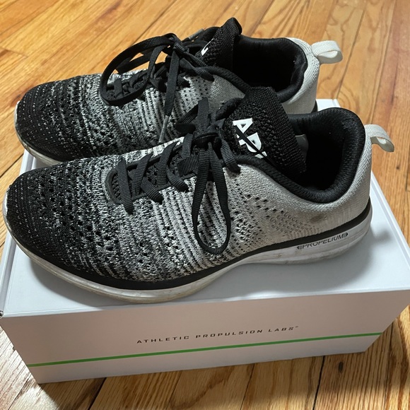 APL athletic propulsion labs techloom pro black/ grey/ white ombré sneakers - Picture 6 of 9